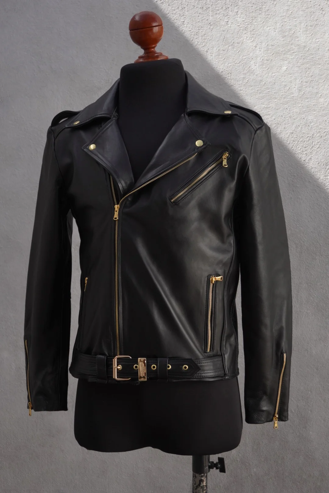 Biker no.1 black & gold - Image 3