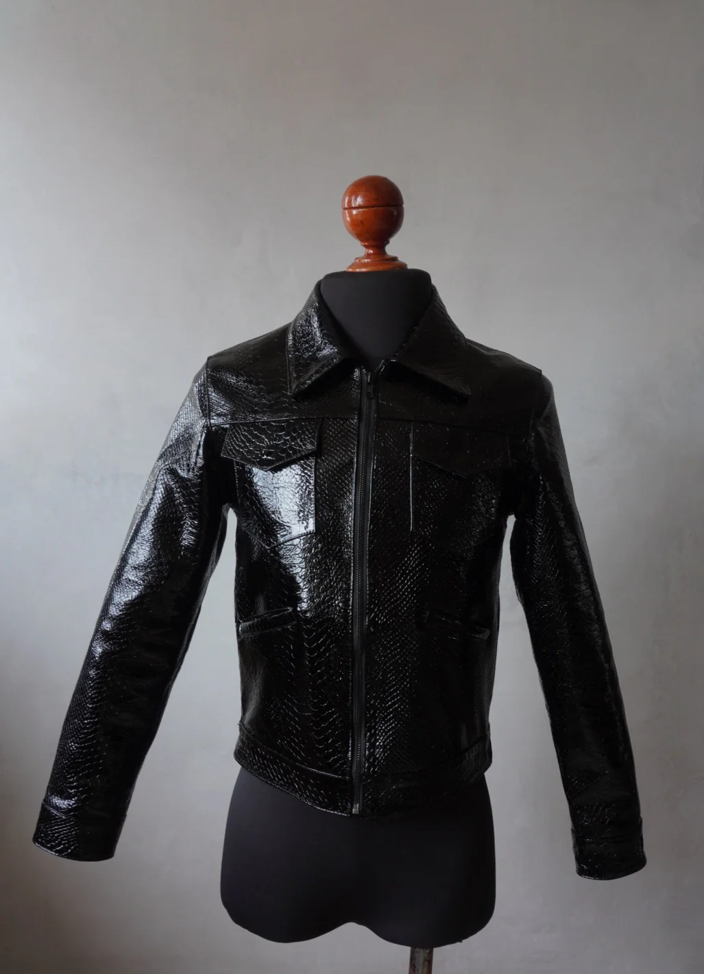 Duma charol snake black